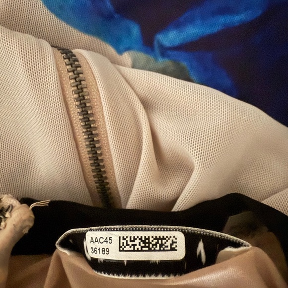 Alice + Olivia Delora Crew Neck Maxi Dress - Picture 6 of 6